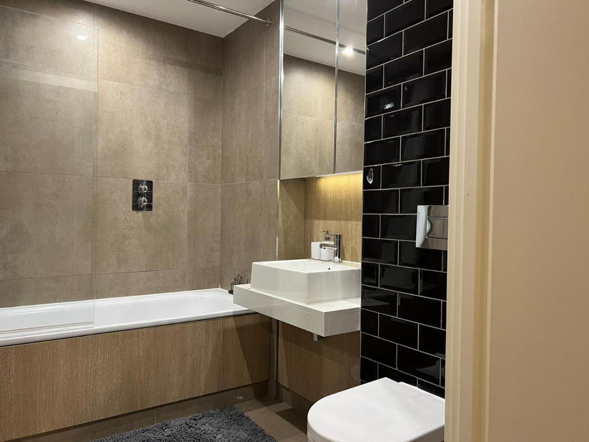 Beautiful Stay In Central Wembley Londra Esterno foto